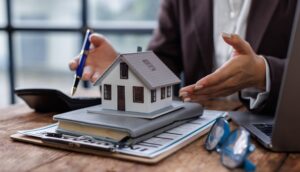 Investor Properti dan Peluang Pasar: Analisis Tren Properti, Strategi Investasi, Lokasi Prospektif, Risiko, dan Cara Memaksimalkan Keuntungan bagi Investor Individu dan Institusional di Pasar Properti Nasional dan Global